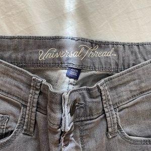 universal thread size 4 skinny jeans